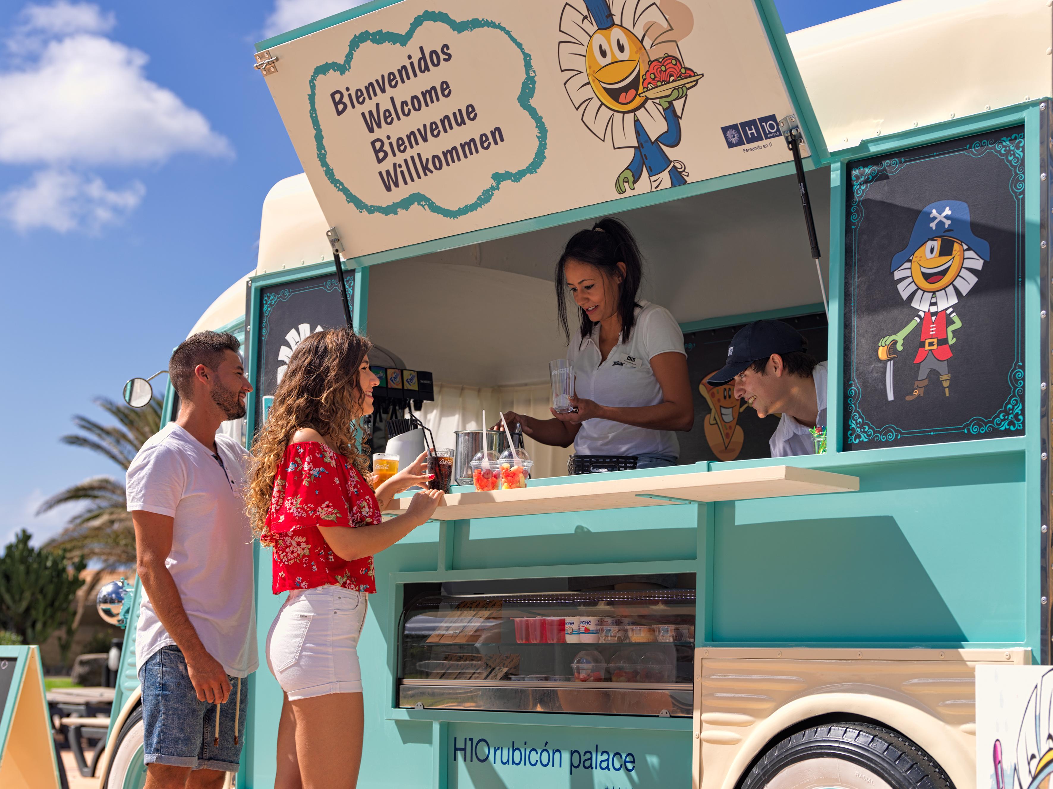 Отель H10 Rubicon Horizons Collection (Adults Only) Коста Бланка Экстерьер фото Food truck in Benidorm, Spain