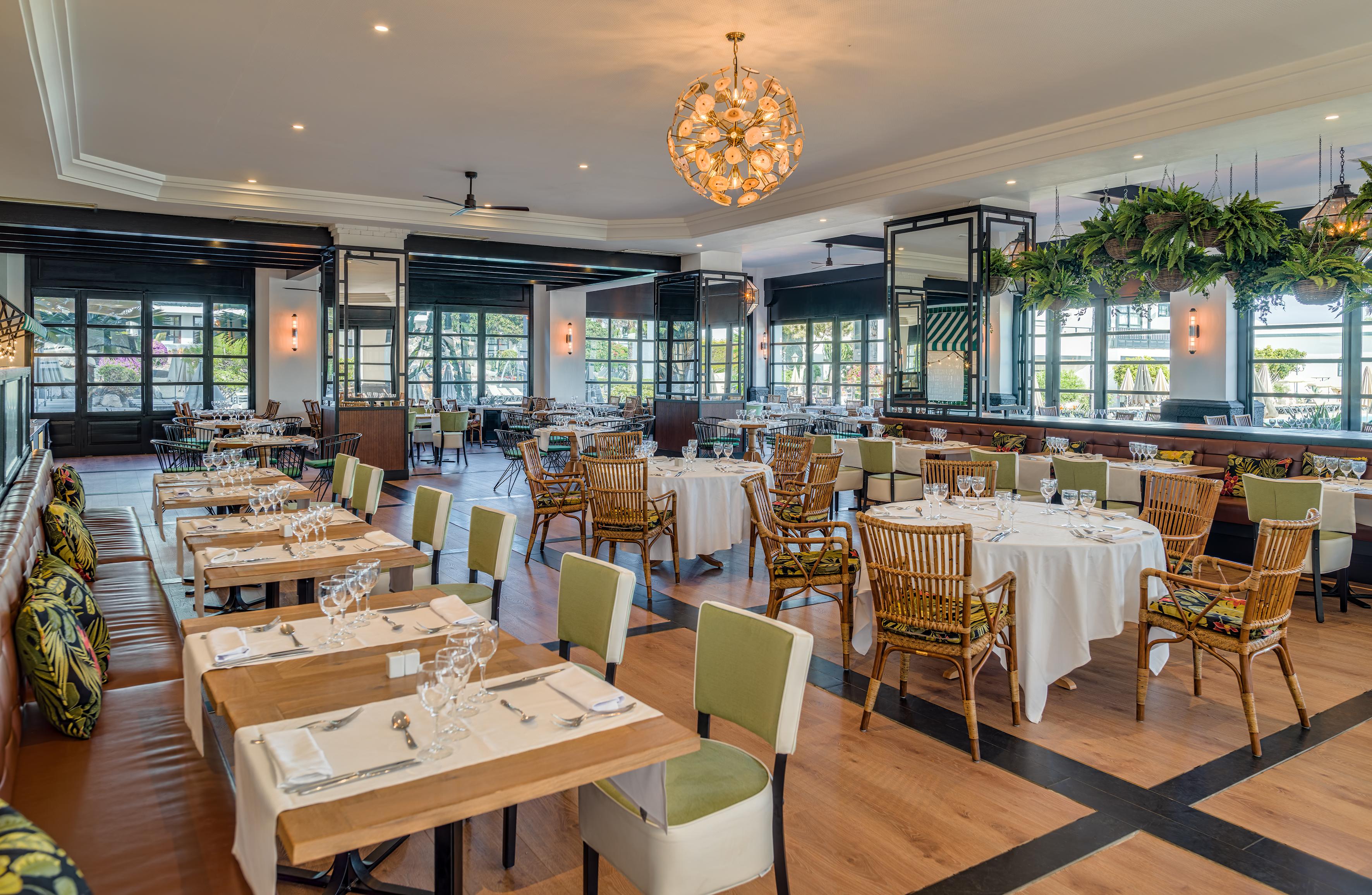 Отель H10 Rubicon Horizons Collection (Adults Only) Коста Бланка Экстерьер фото The interior of the restaurant