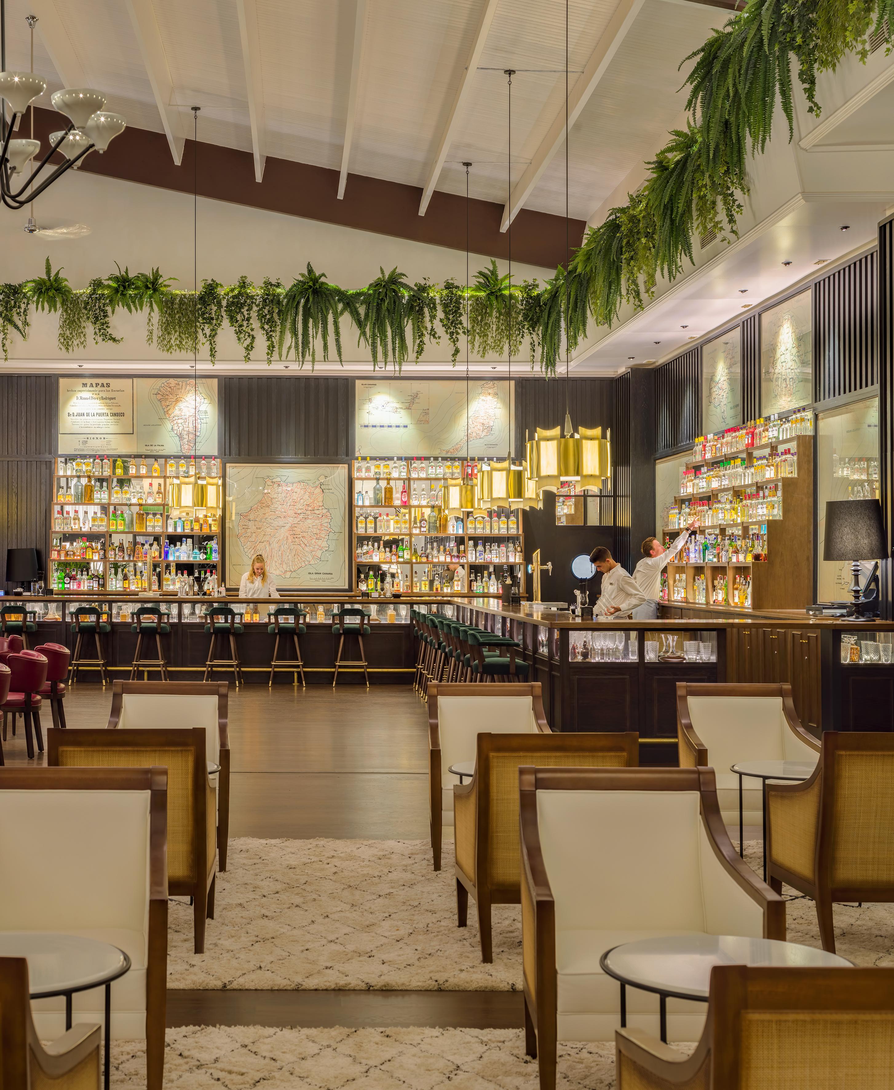 Отель H10 Rubicon Horizons Collection (Adults Only) Коста Бланка Экстерьер фото The bar at the 2018-opened The Wing at Hong Kong International Airport