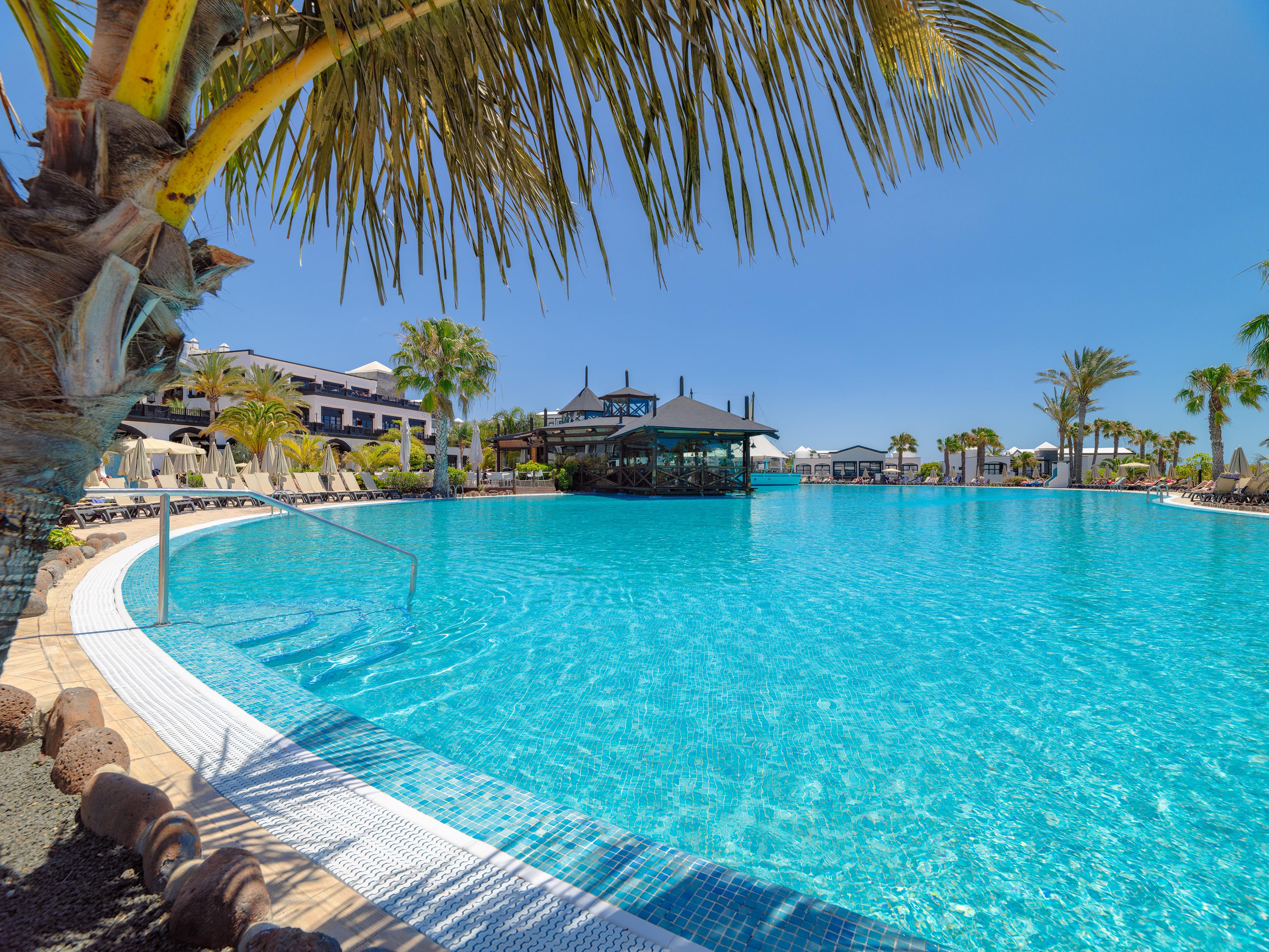 Отель H10 Rubicon Horizons Collection (Adults Only) Коста Бланка Экстерьер фото The swimming pool at the Hard Rock Hotel